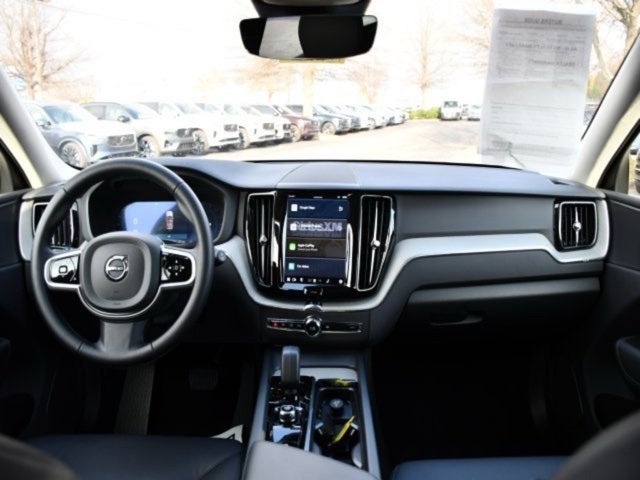 2025 Volvo XC60 B5 Plus