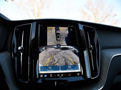 2025 Volvo XC60 B5 Plus