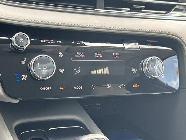 2027 INFINITI QX60 LUXE
