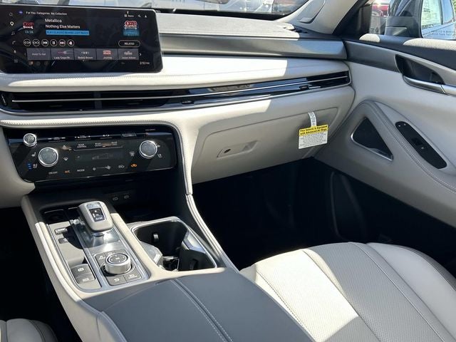 2027 INFINITI QX60 LUXE