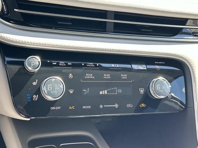 2027 INFINITI QX60 LUXE