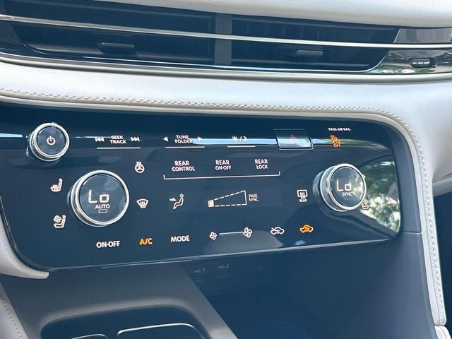 2027 INFINITI QX60 LUXE