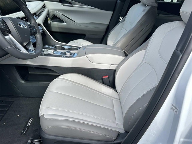 2026 INFINITI QX60 LUXE W/ TUXEDO PKG