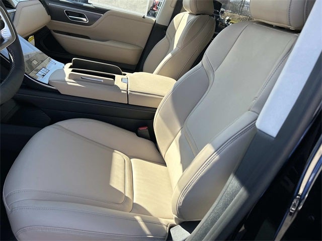 2026 INFINITI QX80 PURE W/ SPLIT BENCH