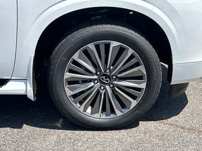 2026 INFINITI QX80 LUXE