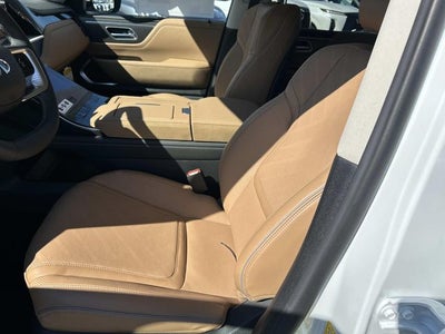 2026 INFINITI QX80 LUXE