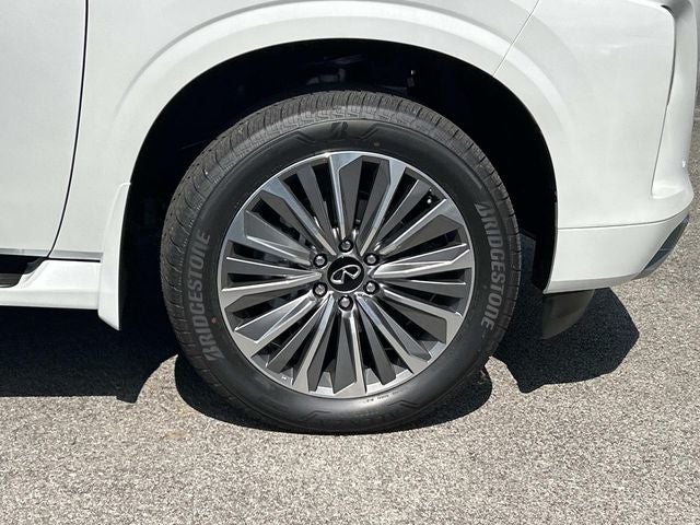 2027 INFINITI QX80 LUXE