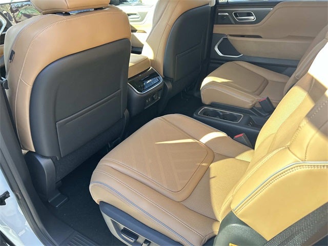 2026 INFINITI QX80 LUXE