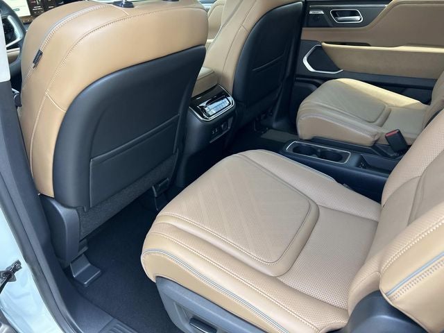 2027 INFINITI QX80 LUXE