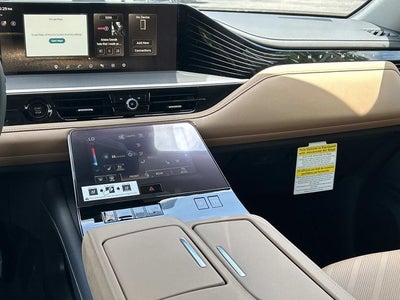 2027 INFINITI QX80 LUXE