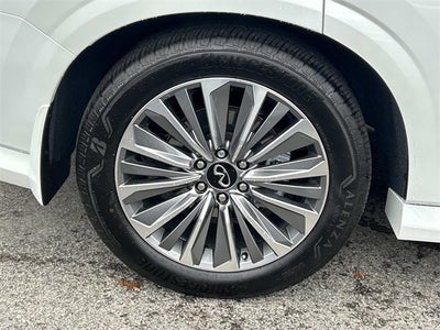 2026 INFINITI QX80 LUXE