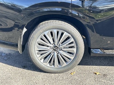 2026 INFINITI QX80 LUXE