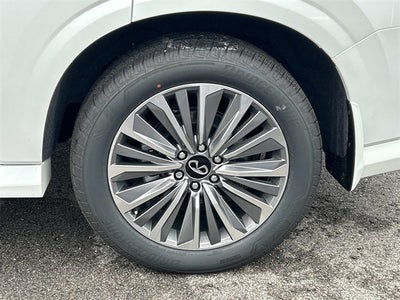 2026 INFINITI QX80 LUXE