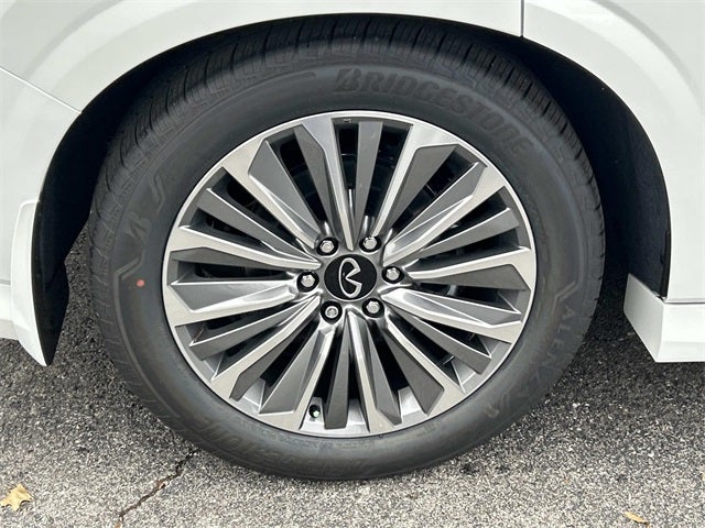 2026 INFINITI QX80 LUXE