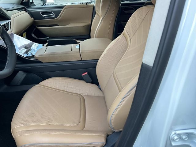 2027 INFINITI QX80 LUXE