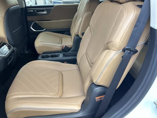 2027 INFINITI QX80 LUXE