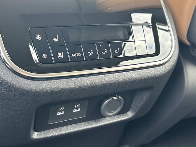 2027 INFINITI QX80 LUXE
