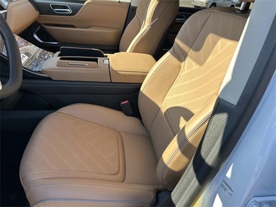 2026 INFINITI QX80 LUXE