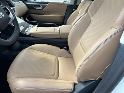 2026 INFINITI QX80 LUXE W/ SPLIT BENCH