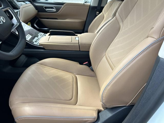 2026 INFINITI QX80 LUXE W/ SPLIT BENCH