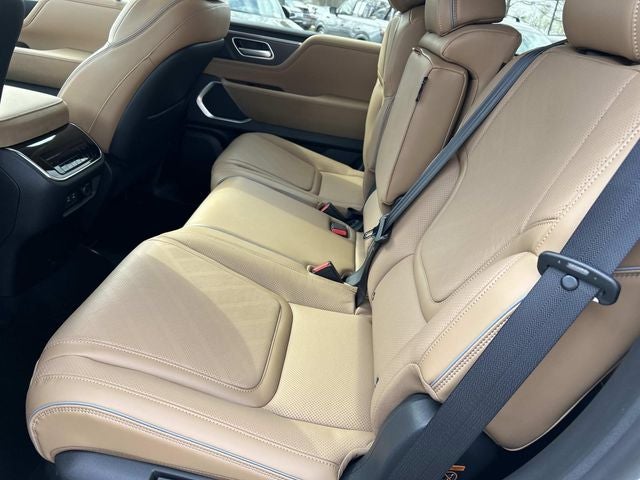 2026 INFINITI QX80 LUXE W/ SPLIT BENCH