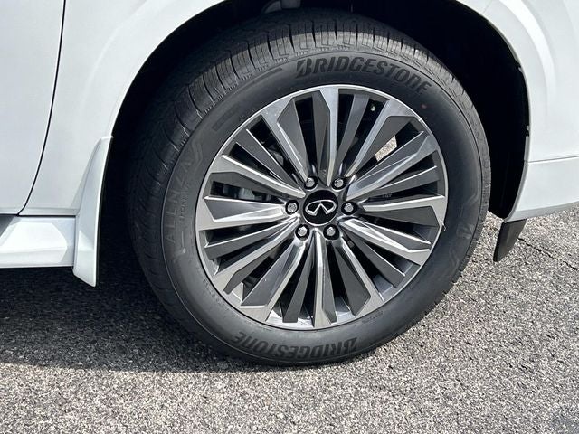 2026 INFINITI QX80 LUXE W/ SPLIT BENCH