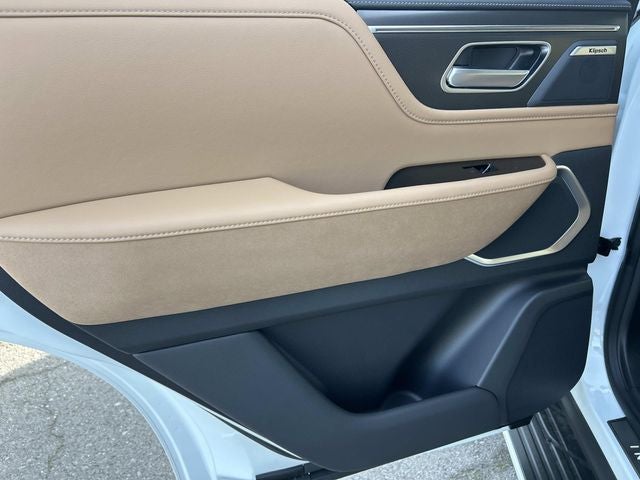 2026 INFINITI QX80 LUXE W/ SPLIT BENCH
