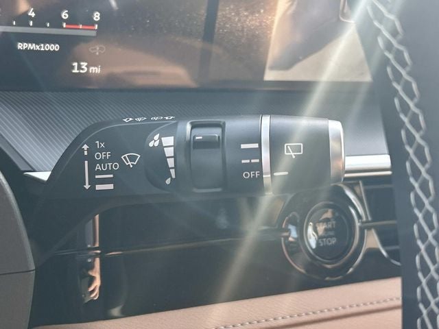 2026 INFINITI QX80 LUXE W/ SPLIT BENCH