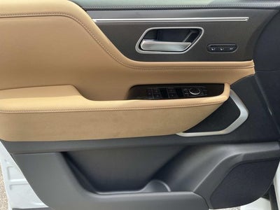 2026 INFINITI QX80 LUXE W/ SPLIT BENCH PACKAGE