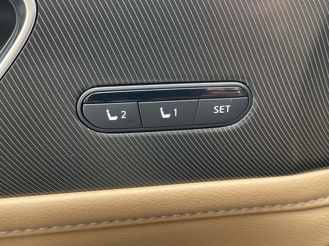 2026 INFINITI QX80 LUXE W/ SPLIT BENCH PACKAGE