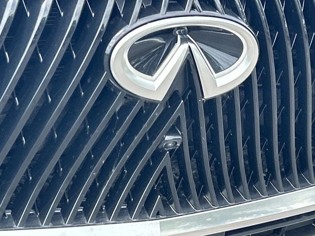 2026 INFINITI QX80 LUXE W/ SPLIT BENCH