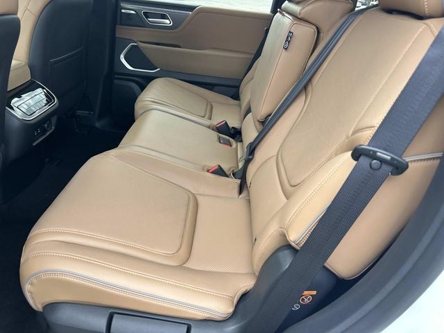 2026 INFINITI QX80 LUXE W/ SPLIT BENCH