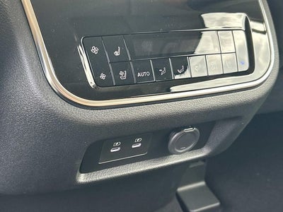 2026 INFINITI QX80 LUXE W/ SPLIT BENCH