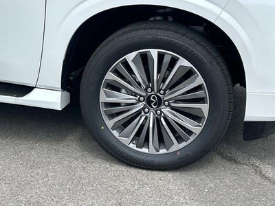 2026 INFINITI QX80 LUXE W/ SPLIT BENCH