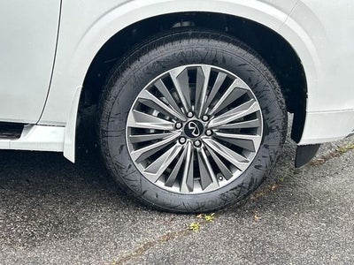 2026 INFINITI QX80 LUXE W/ SPLIT BENCH