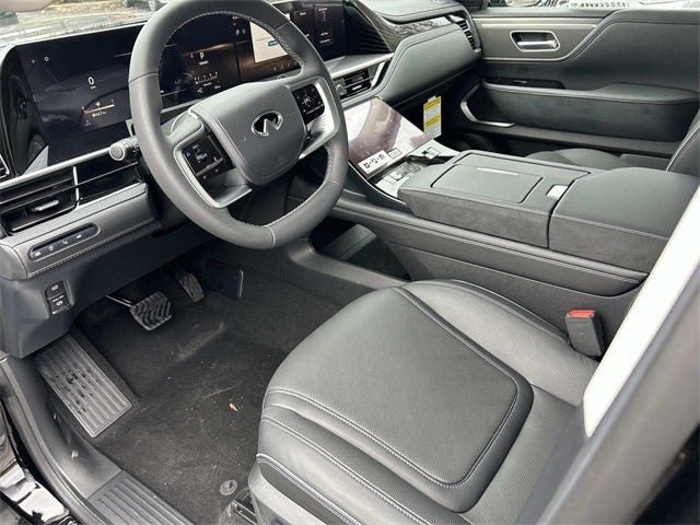 2026 INFINITI QX80 LUXE W/ SPLIT BENCH