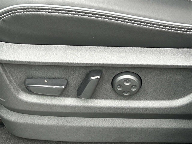 2026 INFINITI QX80 LUXE W/ SPLIT BENCH