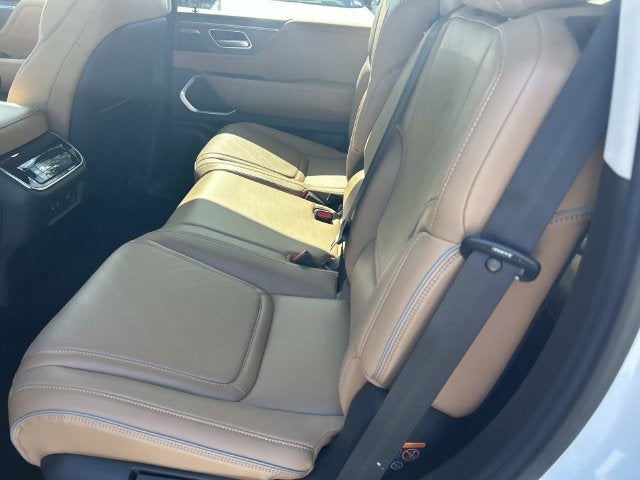 2027 INFINITI QX80 LUXE