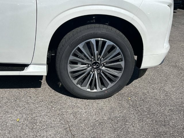 2027 INFINITI QX80 LUXE