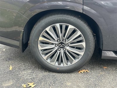 2026 INFINITI QX80 LUXE W/ SPLIT BENCH