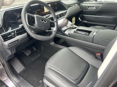 2026 INFINITI QX80 LUXE W/ SPLIT BENCH