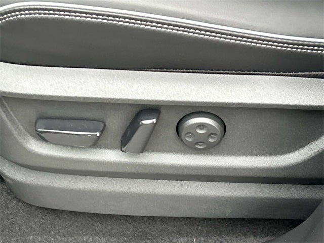 2026 INFINITI QX80 LUXE W/ SPLIT BENCH