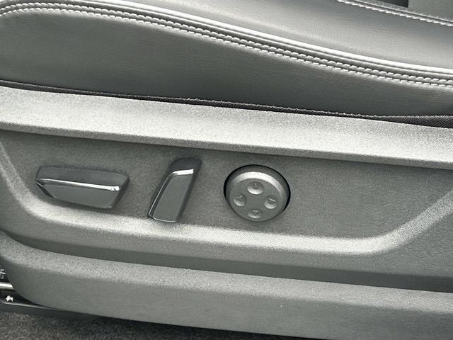 2026 INFINITI QX80 LUXE W/ SPLIT BENCH