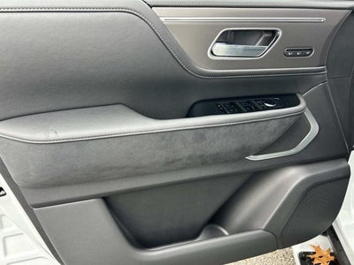 2026 INFINITI QX80 LUXE W/ SPLIT BENCH