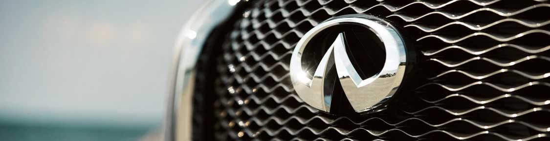 INFINTI Logo on a car